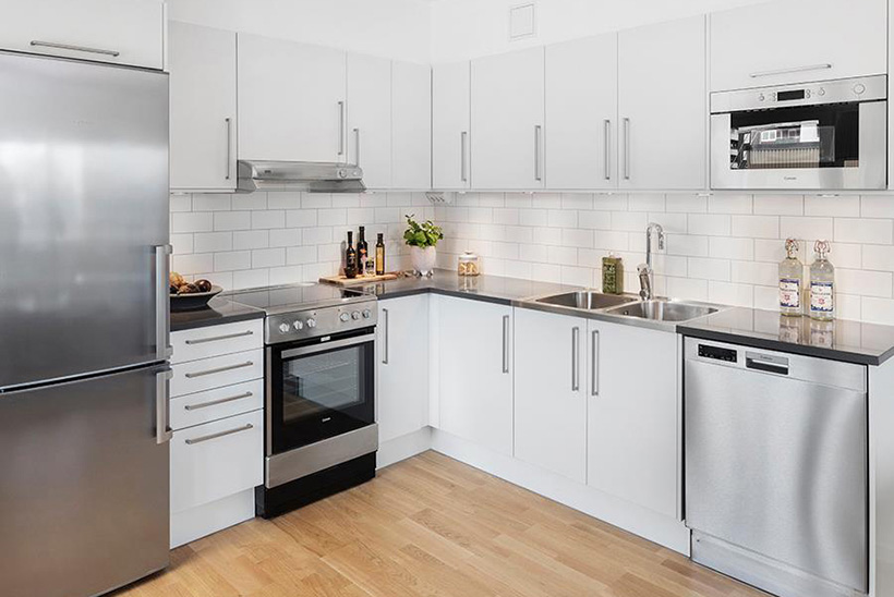 Topputrustad kök i trivsam lägenhet i stadsdelen Ronna i Södertälje - Uthyres.