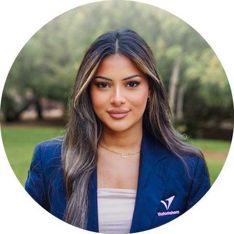 Porträtt av Alina, kontaktperson för hyreslägenheter i Eskilstuna och Strängnäs